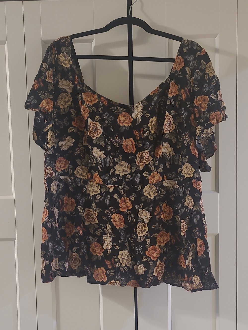 torrid Black Floral Peplum Top with Brown & Cream Roses